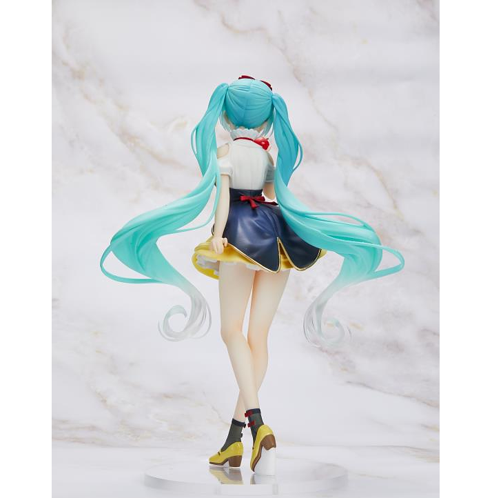 Vocaloid Hatsune Miku (Snow White) Wonderland Figure