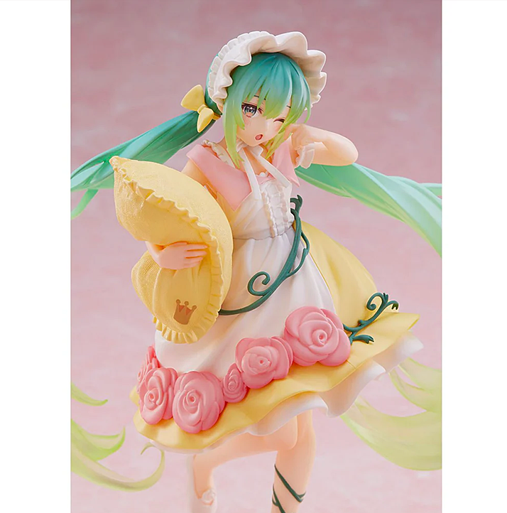 Vocaloid Hatsune Miku (Sleeping Beauty) Wonderland Figure